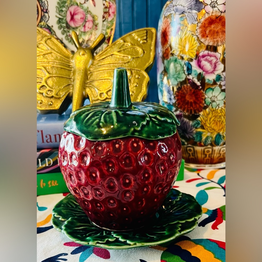 Vintage strawberry jam/sauce jar with plate
